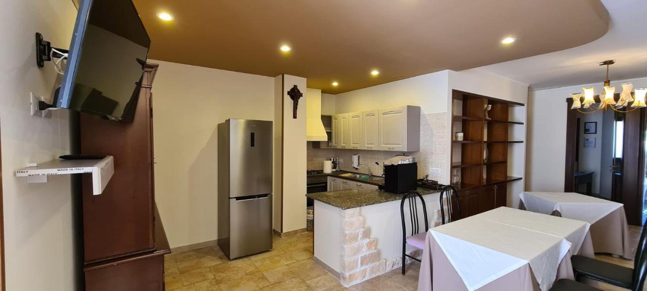 Bed And Breakfast La Terrazza Чистернино Екстериор снимка