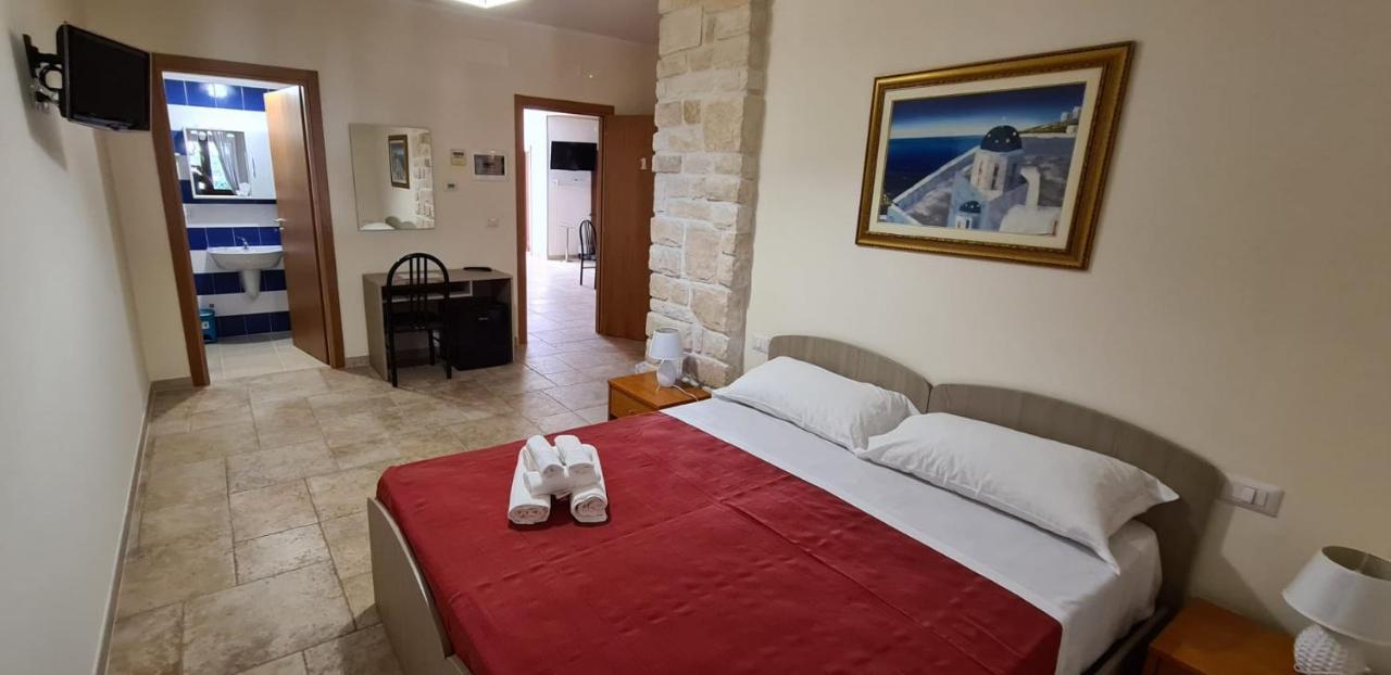 Bed And Breakfast La Terrazza Чистернино Екстериор снимка