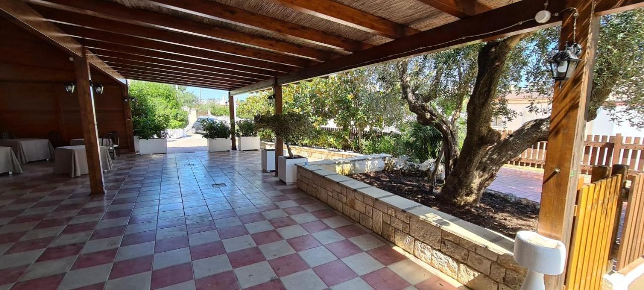 Bed And Breakfast La Terrazza Чистернино Екстериор снимка